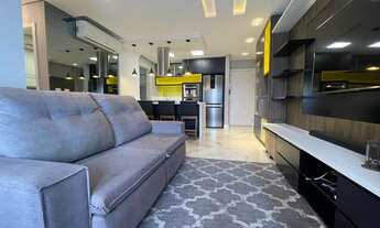 Imagem 2: Apartamento totalmente reformado, mobiliado, em excelente localização na Agronômica!