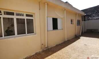 Imagem 4: CASA TÉRREA COM AMPLOS CÔMODOS, SENDO 02 SALAS, 02 DORMITÓRIOS, COZINHA COM ARMÁRIOS EMBUT