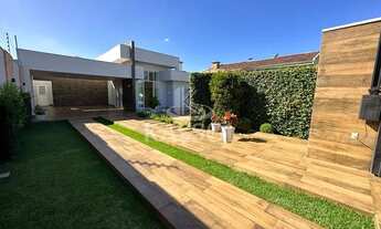 Imagem 3: Casa Maria Luiza com piscina aquecida, imóvel semi-mobiliado