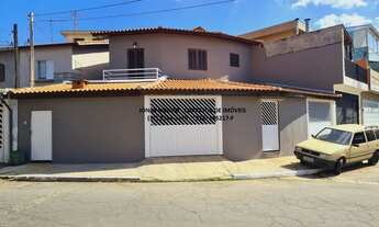 Imagem: Sobrado para venda possui 100 metros quadrados