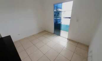 Imagem 5: Sobrado em Condomínio no Samambaia, Primeira Casa com Sacada, Apenas 200 Metros da Pista