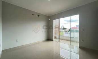 Imagem 2: Casa para venda com 180 metros quadrados com 3 quartos