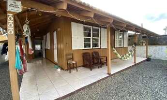 Imagem 2: Casa de madeira com 2 dormitórios