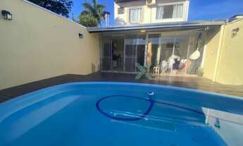 Imagem: SOBRADO COM 3 QUARTOS E PISCINA E ÁREA