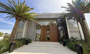 Imagem: Imponente mansão de luxo em condomínio