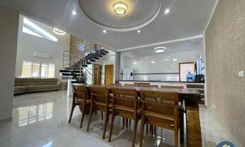 Imagem 7: Casa de alto padrão, com 5 suítes, 261,92 M² de área útil, piscina, churrasqueira, no Flór