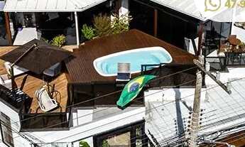 Imagem 2: Apartamento Diferenciado debruçado na orla de Balneário Camboriú, uma casa a beira mar