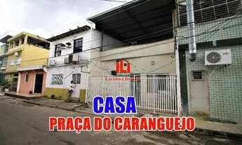 Imagem: Casa Comercial na praça do Carangueijo