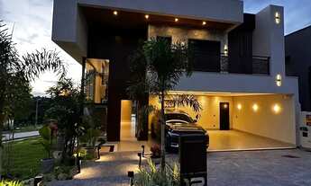 Imagem 2: Casa de condomínio para venda com 370 metros quadrados com 5 quartos