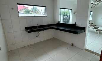 Imagem 5: Duplex independente com 2 suítes e ampla área externa a poucos metros da praia de Barra de