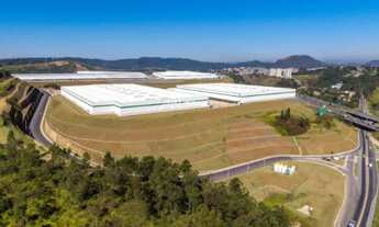 Imagem 2: Galpão Industrial para Locação em Glebas, Franco da Rocha-SP: 1 Sala, 6 Banheiros, 12 Vaga