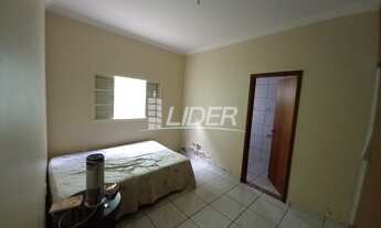 Imagem 3: Casa para aluguel, 3 quartos, 2 suítes, 3 vagas, Santa Mônica - Uberlândia/MG