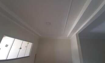 Imagem 5: Linda casa com 2 quartos, sendo uma suíte, banheiro social. sala, cozinha, área de serviço