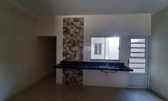 Imagem 7: Linda casa com 2 quartos, sendo uma suíte, banheiro social. sala, cozinha, área de serviço