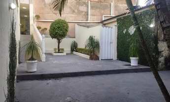 Imagem 4: Casa em Santa Maria Contagem, 2 quartos. Vários comércios, onibos na porta