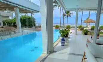 Imagem 2: Casa pé na areia, 6 suítes, 1030 m2 de área útil à venda na Riviera de São Lourenço