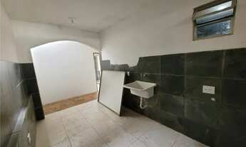 Imagem 5: Casa de vila no 2 andar, composto de uma sala, com uma churrasqueira, cozinha, banheiro e