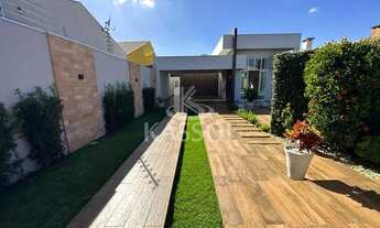 Imagem 5: Casa Maria Luiza com piscina aquecida, imóvel semi-mobiliado