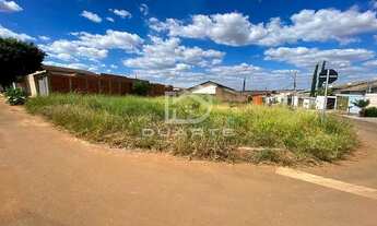 Imagem: Lote de esquina e contra esquina em bairro
