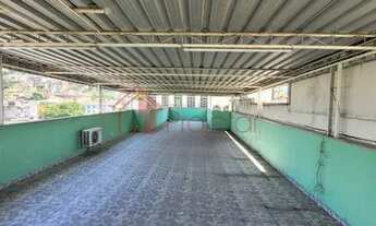 Imagem 2: Triplex com 04 Quartos sendo 01 Suíte e Closet - Acabamento Semi-Novo