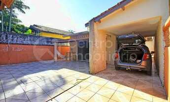 Imagem 2: CASA com 2 quartos em Peruíbe, no bairro Balneario Sambura