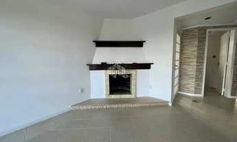 Imagem 3: Casa de 3 quartos na Zona Sul com piscina em frente a praça com vista perene