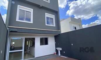 Imagem 5: Casa com 03 Dormitórios / Amplo Terraço e Pátio