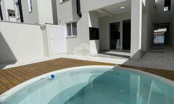 Imagem: Casa Sobrado com piscina e 3 quartos em