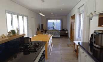 Imagem 3: Aconchegante, integrada, casa térrea e grande terreno gramado no Condomínio Terras de Sant