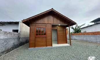 Imagem: Casa com amplo terreno para locação anual