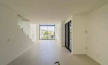 Imagem 3: Sobrado Geminado com 3 suíte(s) à venda no bairro Saguaçu em Joinville, por R$ 1.324.000.0