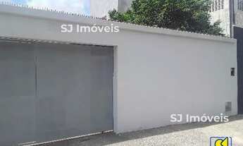 Imagem: Casa com terraço, quintal e 3 vagas no