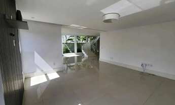 Imagem 7: Sobrado para aluguel tem 475 metros quadrados com 4 quartos