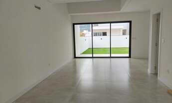 Imagem 2: Casa a venda em condomínio fechado no bairro Deltaville