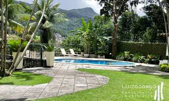 Imagem 4: Casa impecável com jardim e piscina!