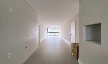 Imagem 7: Apartamento 4 suítes e 2 vagas com hobby box - Centro