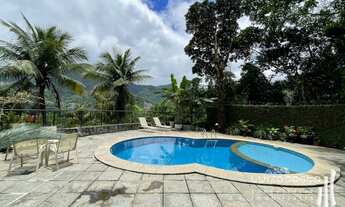 Imagem 5: Casa impecável com jardim e piscina!