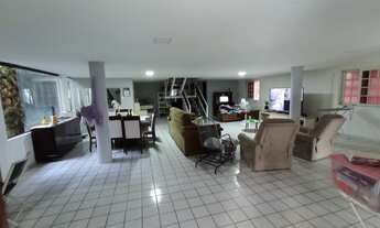 Imagem 7: Sobrado para aluguel tem 450 metros quadrados com 6 quartos