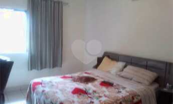 Imagem 7: Sobrado ao lado da Estação Vila Sonia do Metrô