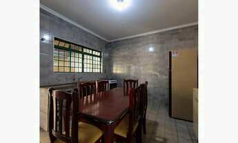 Imagem 6: Casa com Comércio à venda no Jd. Cândida, por R$ 500.000,00