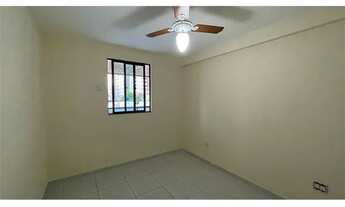 Imagem 5: Amplo Apartamento de 4 Quartos com Varanda e Vagas de Garagem, a 350m da Praia!