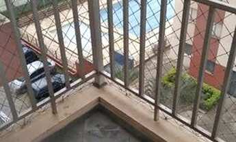 Imagem: Quarto em frente ao metro