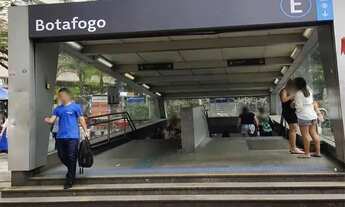 Imagem 2: Apartamento para aluguel tem 45 metros quadrados com 2 quartos em Botafogo - Rio de Janeir