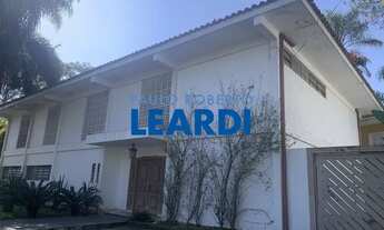 Imagem: CASA ASSOBRADADA - ALTO DE PINHEIROS - SP