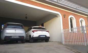 Imagem 2: Casa para Venda em Campinas, Vila Aeroporto, 4 dormitórios, 1 suíte, 2 banheiros, 4 vagas