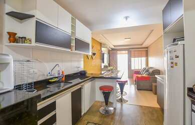 Imagem 3: Apolar vende sobrado no bairro santa cândida em Curitiba