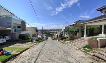 Imagem 2: Excelente Casa Duplex à Venda, No Bairro Alto da Glória Macaé-RJ