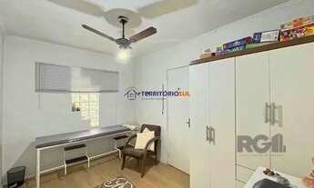 Imagem 4: Casa em Porto Alegre, no bairro Cavalhada, com 4 dormitório(s), e 4 banheiros, à