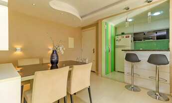 Imagem 3: Imóvel para venda possui 74 metros quadrados com 3 quartos em Vila Ipiranga - Porto Alegre