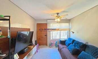 Imagem 4: Casa em Porto Alegre, no bairro Guarujá, com 3 dormitório(s), e 3 banheiros, à venda